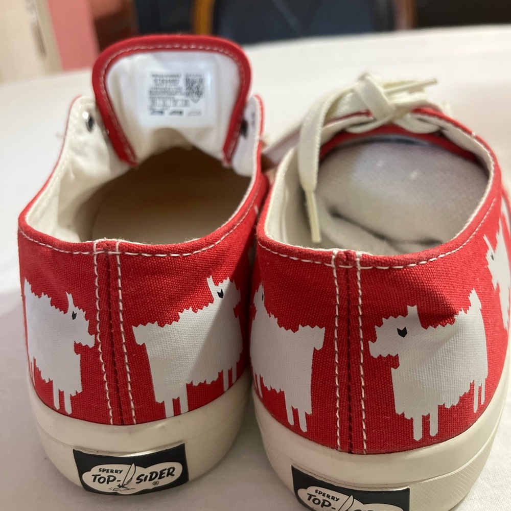 Sperry Red and White Boat Shoes with Sheep Design ÑWOT - Picture 4 of 6